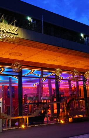 Das Mawell Resort bei Dämmerung