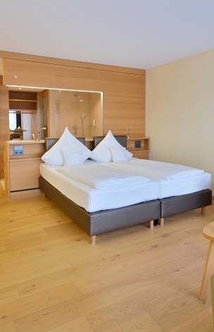 Innenansicht Suite mit Doppelbett