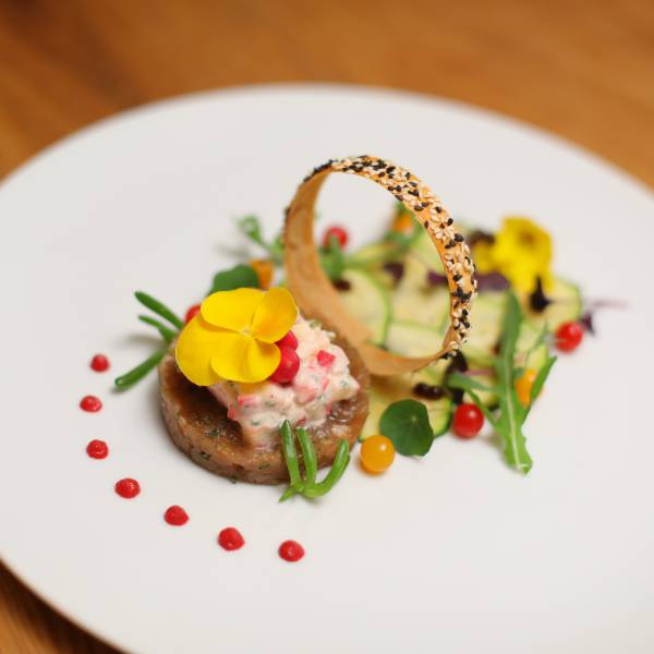 Gemüse und Tatar Vorspeise