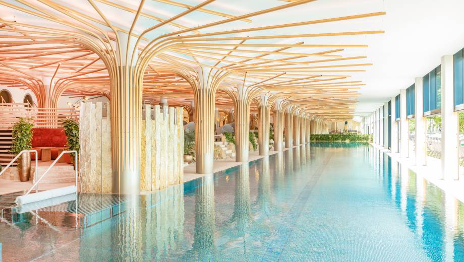 Blick über den Sport Pool im Mawell Resort