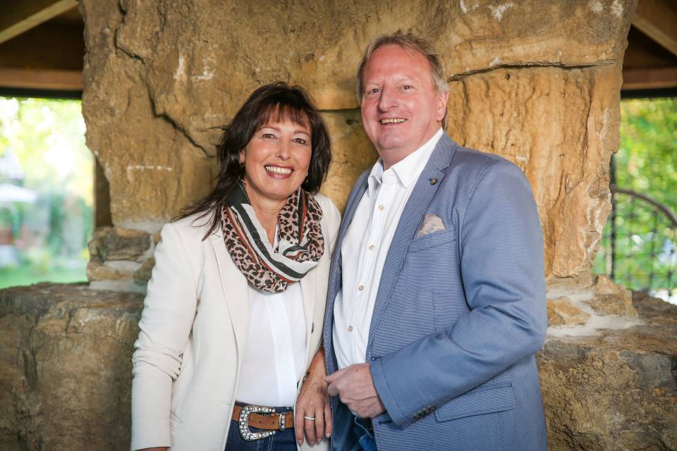 Gastgeber Sabine Groninger und Wolfgang Maier des Mawell Resort